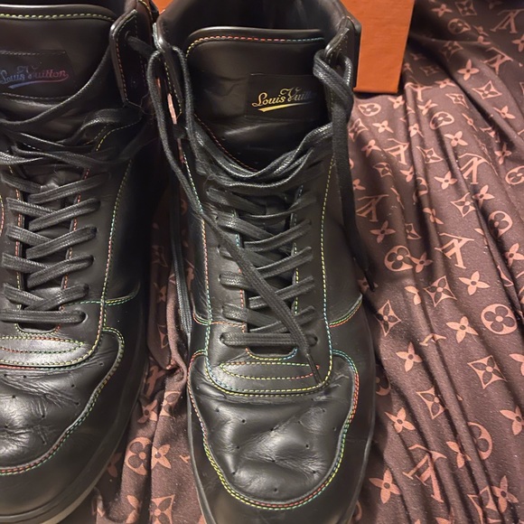 Louis Vuitton CALFSKIN RIVOLI HIGH TOP SNEAKERS - Picture 11 of 11